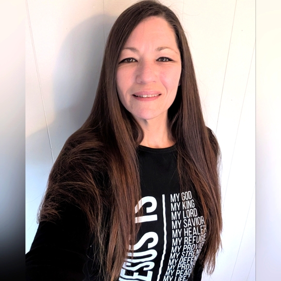 Meet your Posher, Stephanie - Picture 1 of 1